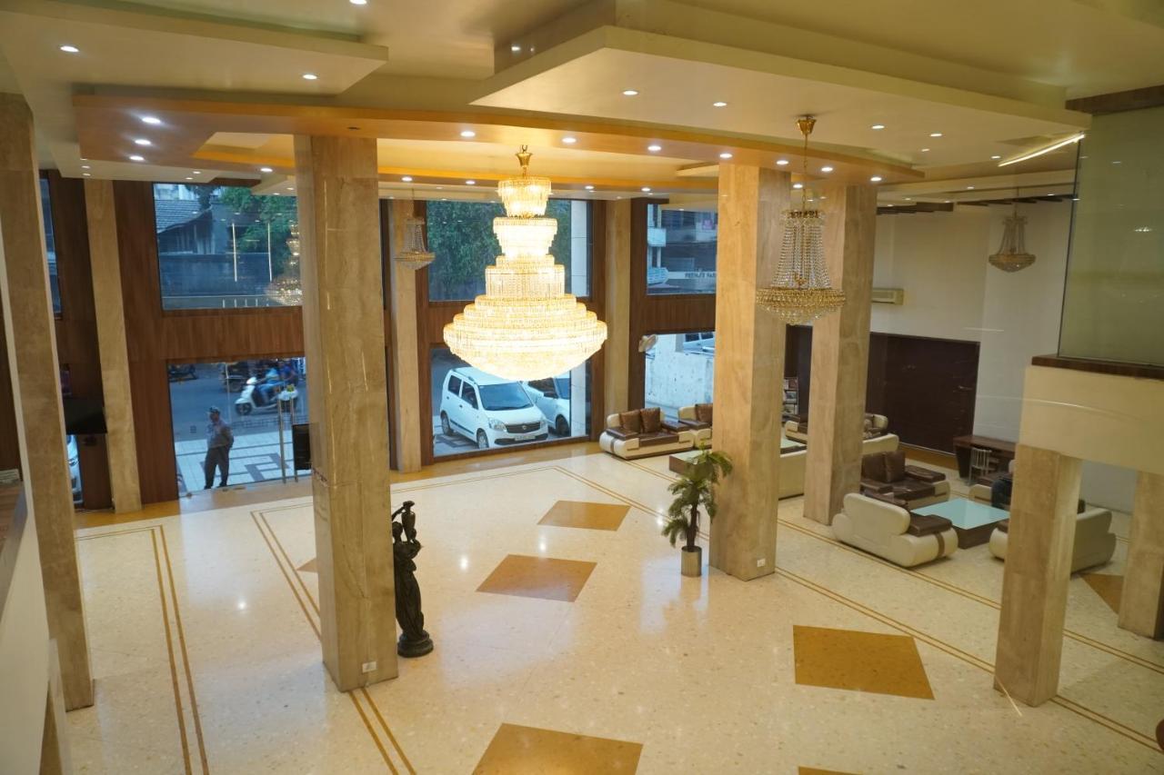 Hotel The Evergrand Palace Rajkot Bagian luar foto
